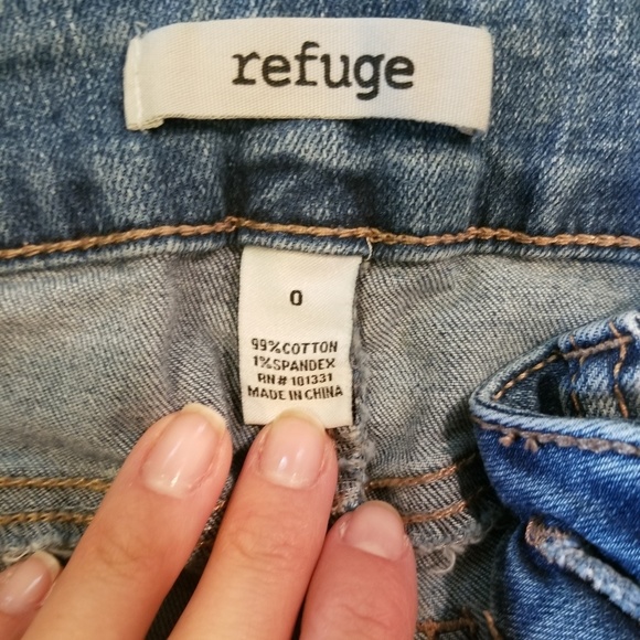 Juniors Refuge skinny ripped Jean's size 0 - Picture 3 of 4